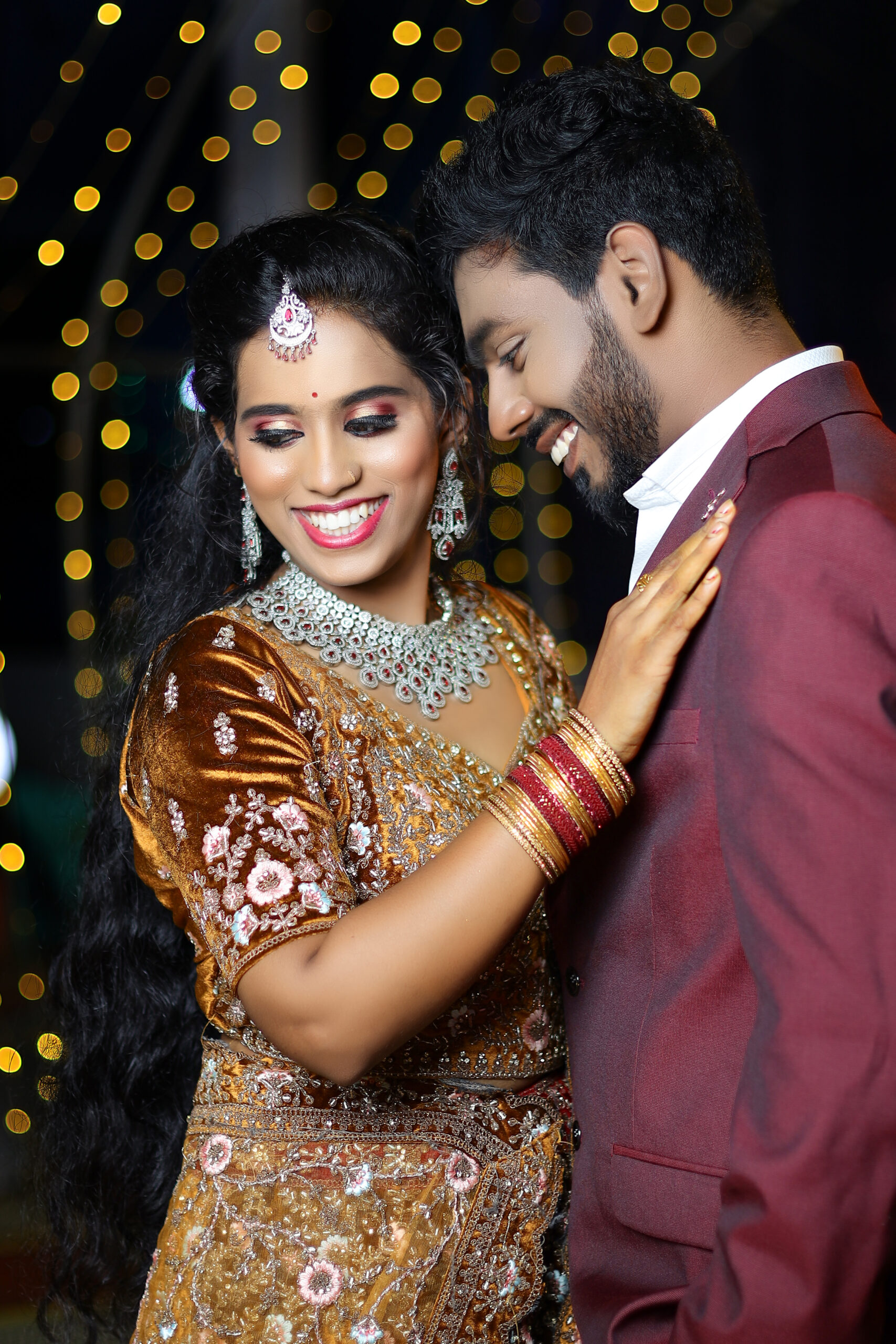 reception photoshoot poses for couples